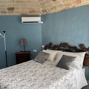 Camera con letto king size